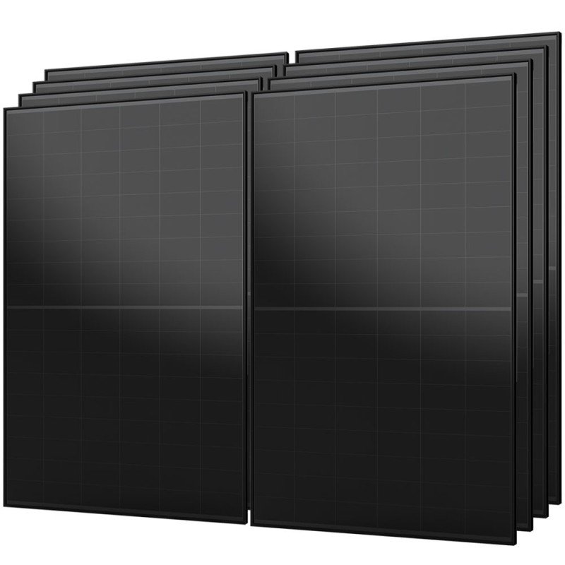 Pannelli fotovoltaici neri disposti in fila, vetratura lucida e cornici sottili.